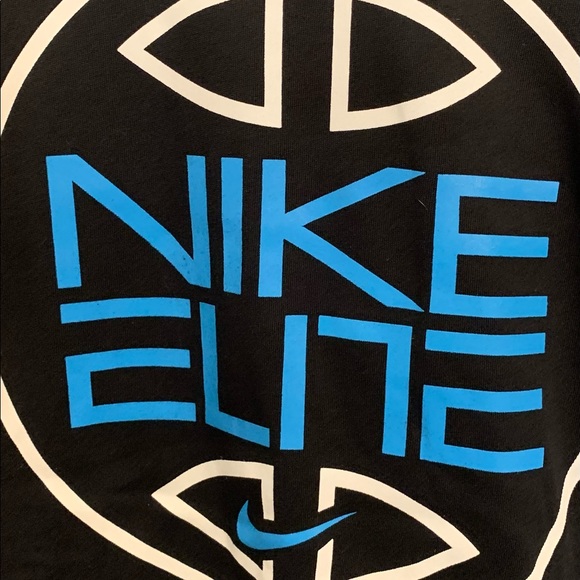 Nike Dri Fit T-Shirt - Picture 2 of 5